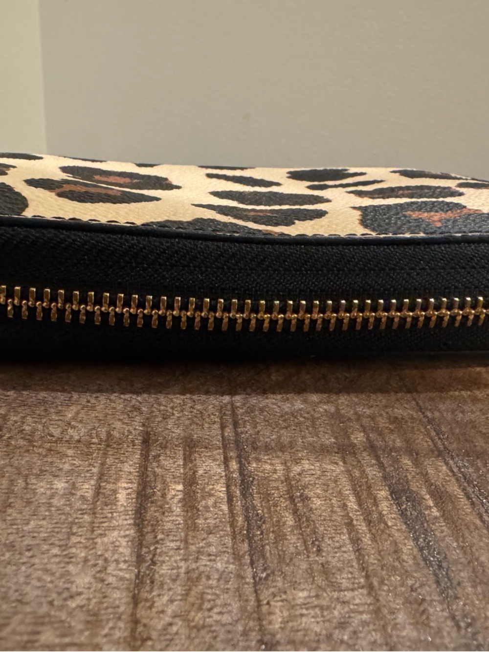 Tory Burch Robinson leopard print wallet - Picture 9 of 11